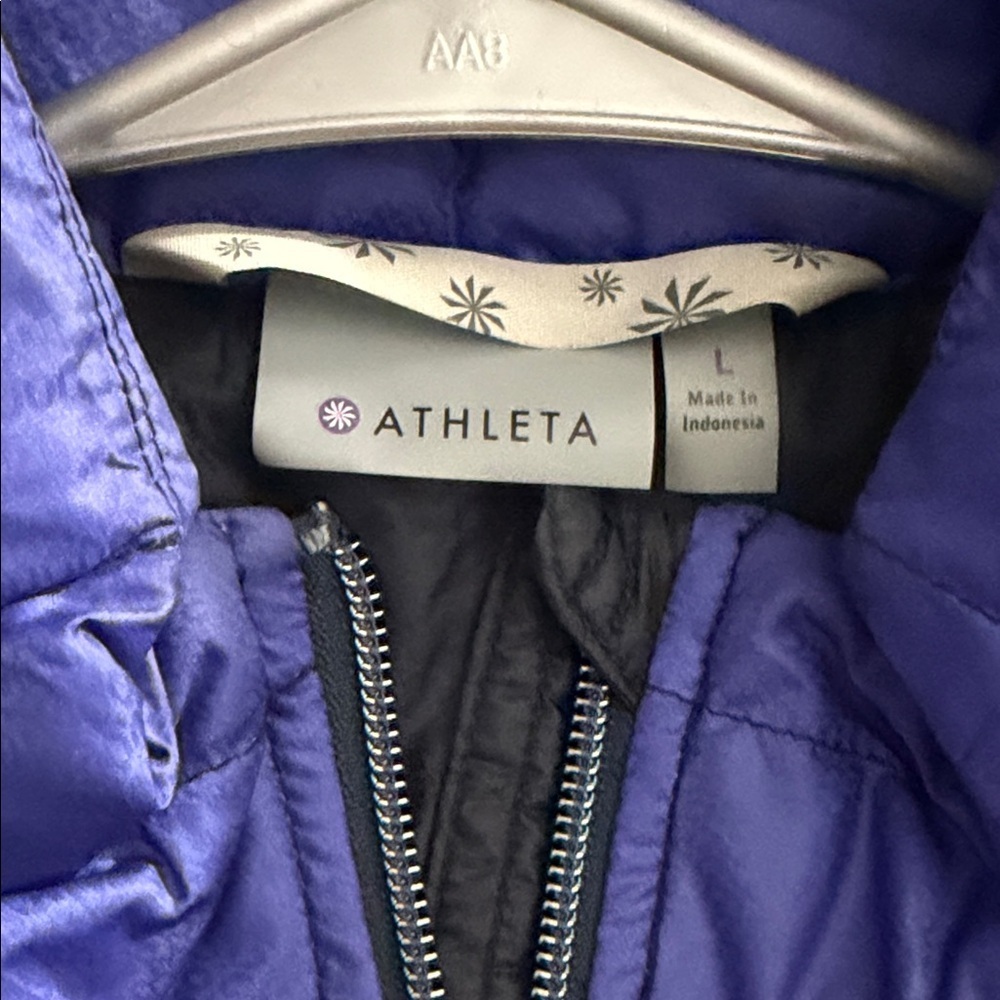 Athleta Vest size L - Picture 2 of 2